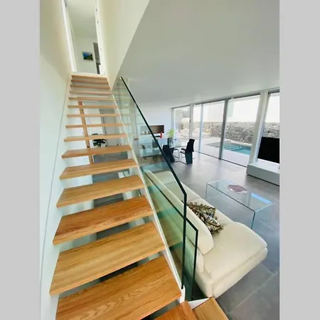 Luxury - New Building With Panoramic Sea View 阿德耶