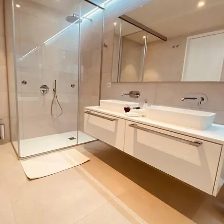 Luxury - New Building With Panoramic Sea View 别墅
